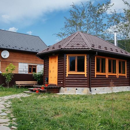 Hotel "Odessa" Verhovina Kültér fotó